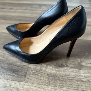 Christian Louboutin Pigalle Leather pumps Size 38